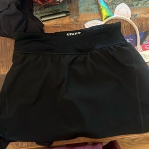 Size large spanx skirt